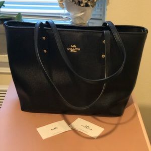 coach black leather totes